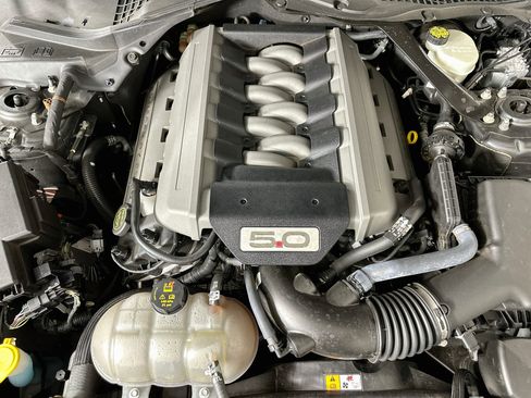 Used 2017 Ford Mustang GT Premium RWD image 29