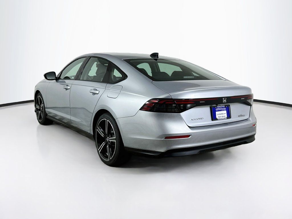 Used 2026 Honda Accord SE image 6