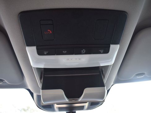Used 2023 Nissan Rogue SV FWD image 40