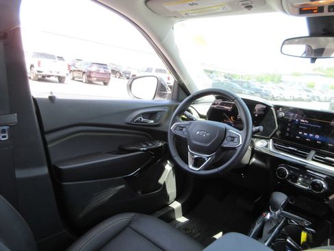Certified 2025 Chevrolet Trax ACTIV w/ Driver Confidence Package FWD image 23