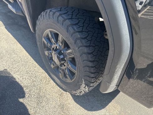 Used 2024 GMC Sierra 2500 AT4 w/ AT4 Premium Plus Package image 8