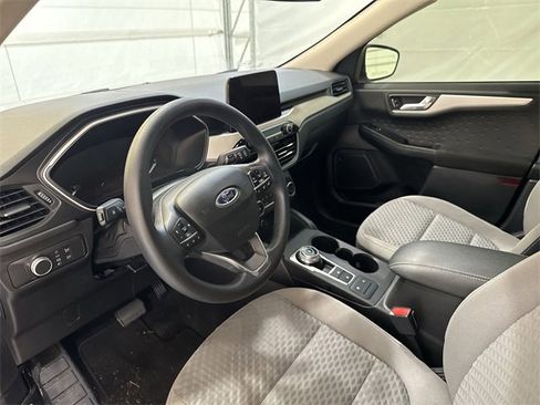 Used 2020 Ford Escape SE image 10