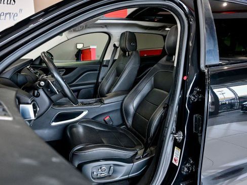 Used 2019 Jaguar F-PACE R-Sport image 14