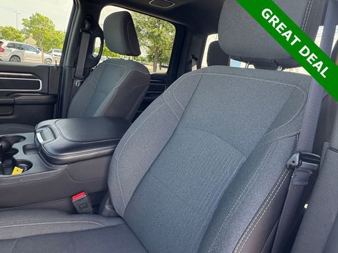 Used 2024 RAM 2500 Big Horn w/ Night Edition AWD/4WD image 34