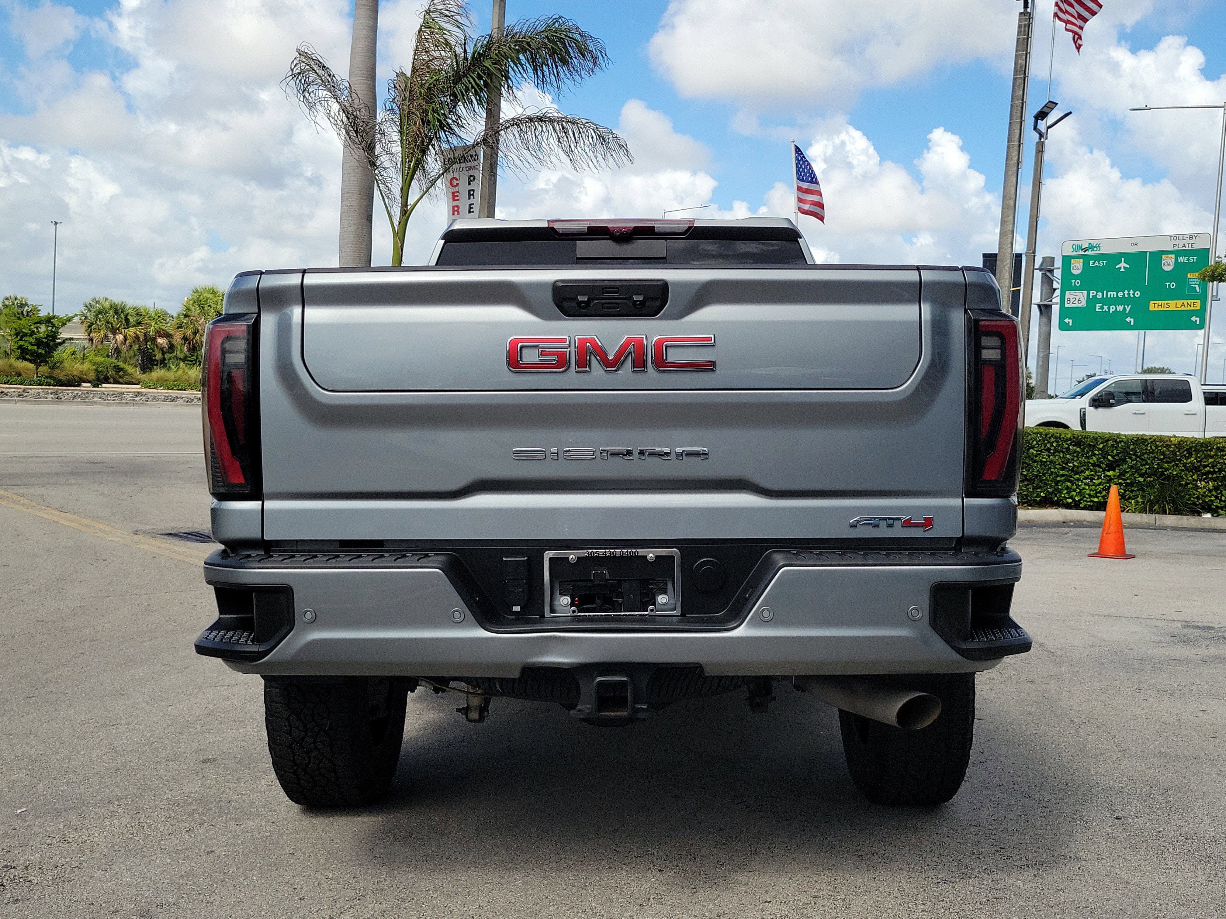 Used 2024 GMC Sierra 2500 AT4 w/ AT4 Premium Plus Package AWD/4WD image 5