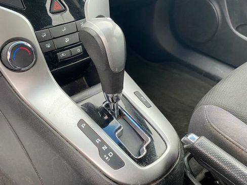 Used 2015 Chevrolet Cruze LT image 10