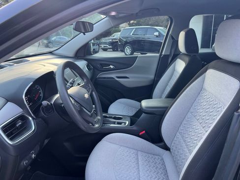 Used 2022 Chevrolet Equinox LS w/ Driver Confidence II Package FWD image 10