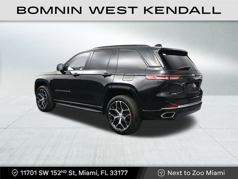Used 2023 Jeep Grand Cherokee Summit image 3