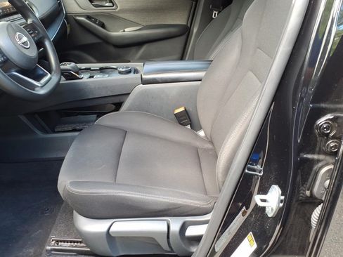 Used 2023 Nissan Rogue S AWD/4WD image 10