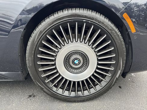 Used 2023 BMW 760i xDrive 760i xDrive image 2