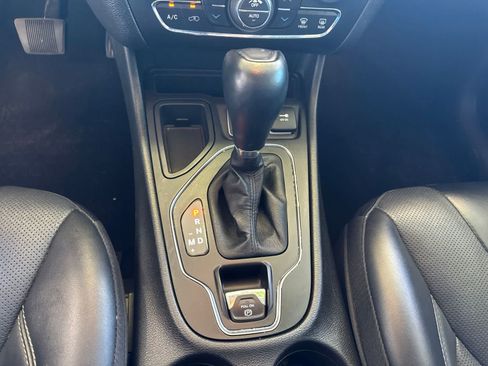Used 2022 Jeep Cherokee Latitude Lux w/ Sun & Sound Group FWD image 17