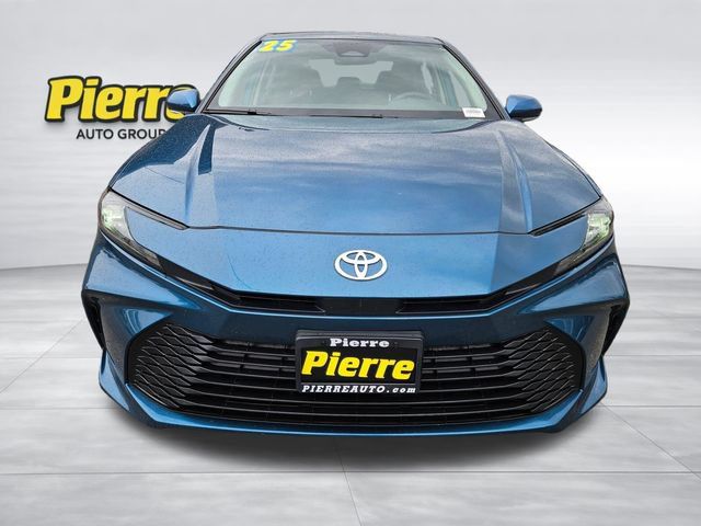 Used 2025 Toyota Camry LE FWD image 9
