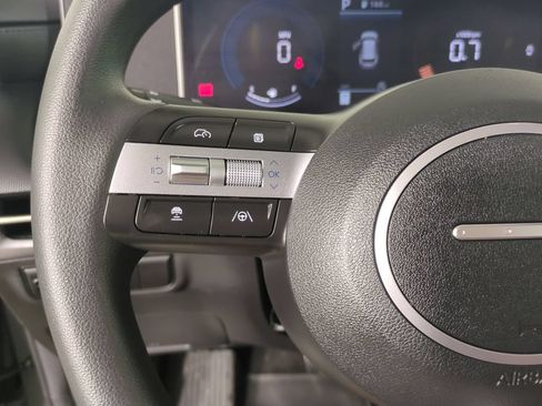 Used 2025 Hyundai Tucson SE FWD image 30