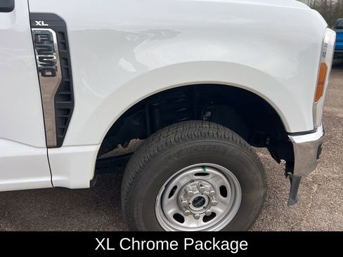 Used 2024 Ford F250 XL w/ FX4 Off-Road Package image 8