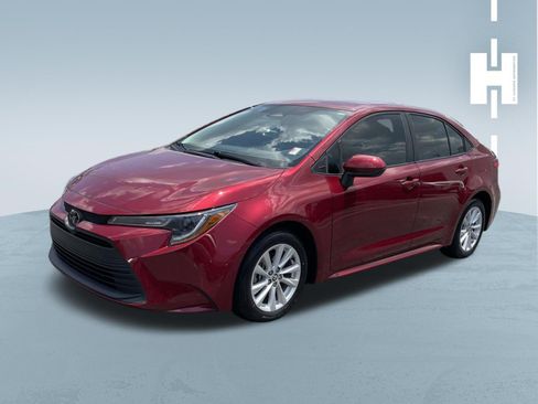 Used 2024 Toyota Corolla LE w/ LE Convenience Package FWD image 3