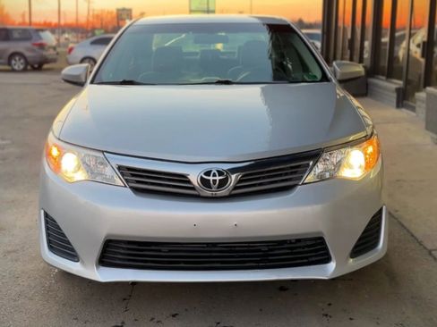 Used 2013 Toyota Camry L image 6