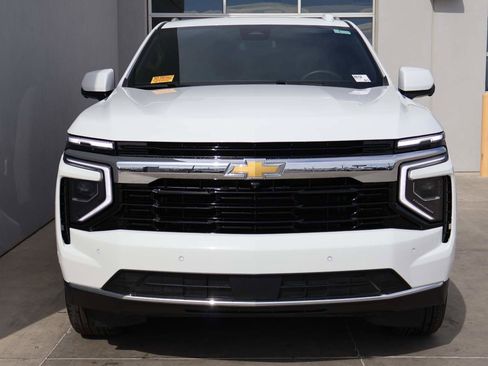 Used 2025 Chevrolet Suburban LS image 5