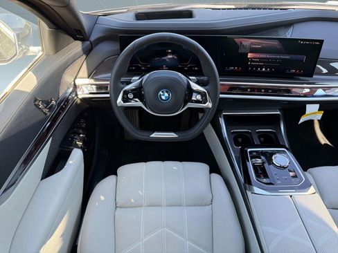 New 2026 BMW i7 xDrive60 w/ Executive Package AWD/4WD image 28