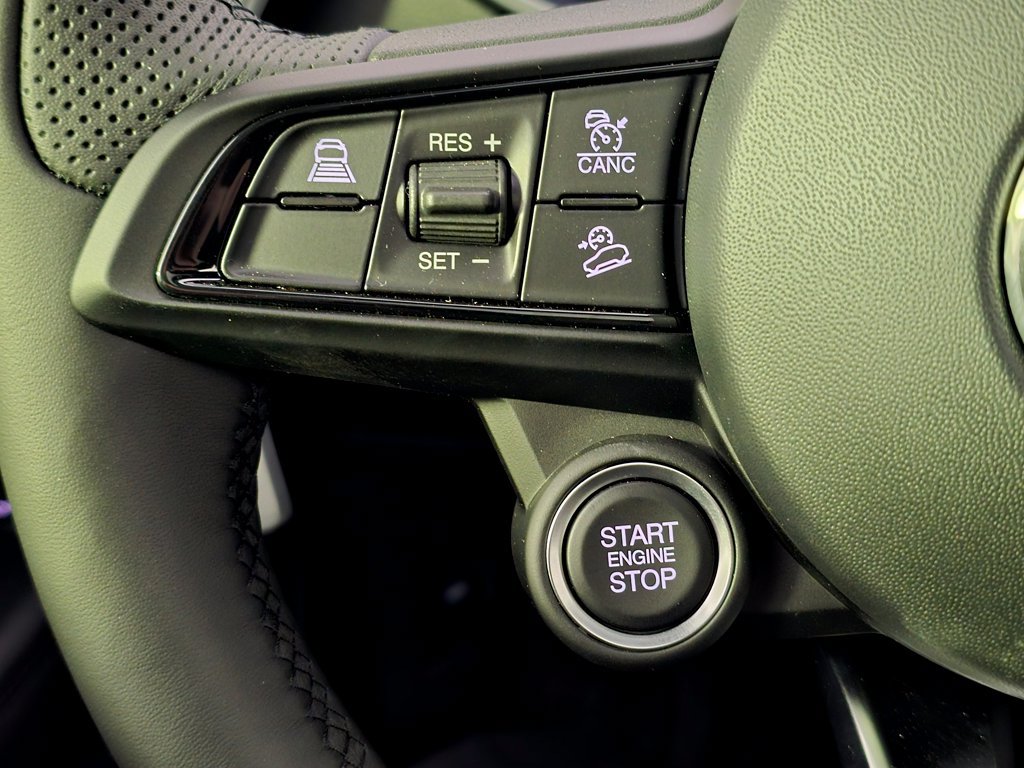 New 2025 Alfa Romeo Stelvio Sprint AWD/4WD image 17
