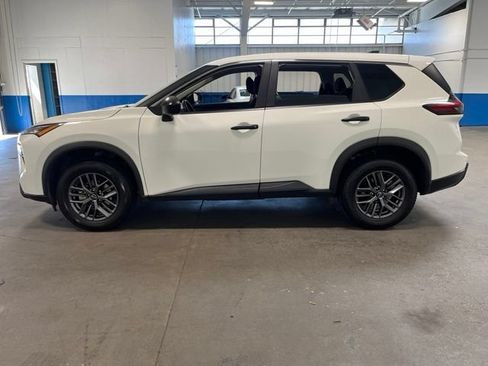 Used 2024 Nissan Rogue S FWD image 6