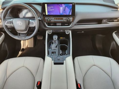 Used 2026 Toyota Grand Highlander XLE image 18