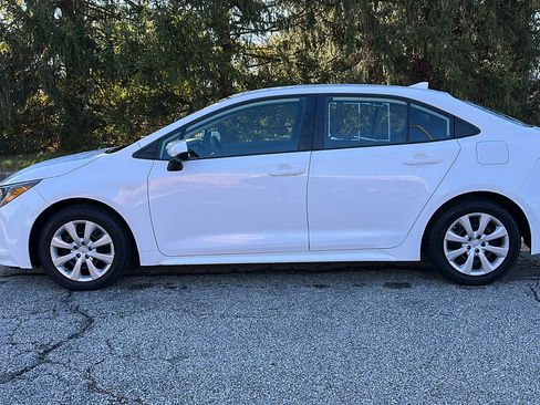 Used 2022 Toyota Corolla LE image 28