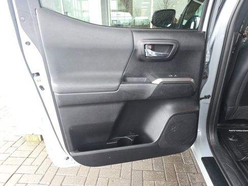 Used 2019 Toyota Tacoma Limited image 16