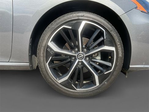 Used 2024 Nissan Altima 2.5 SR image 8