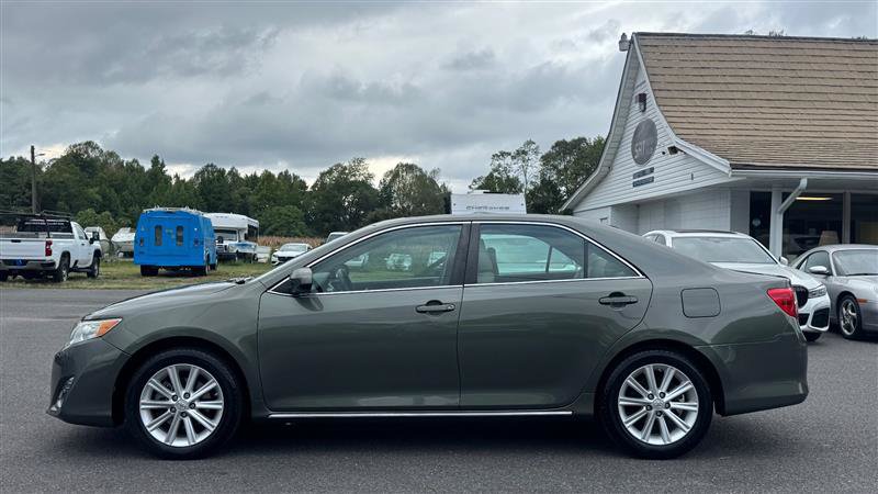 Used 2012 Toyota Camry XLE w/ Leather Pkg FWD image 8