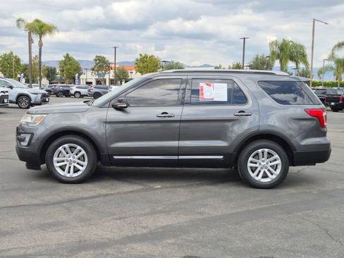Used 2017 Ford Explorer XLT FWD image 9