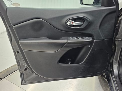 Used 2015 Jeep Cherokee Limited AWD/4WD image 26