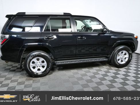 Used 2021 Toyota 4Runner SR5 AWD/4WD image 2