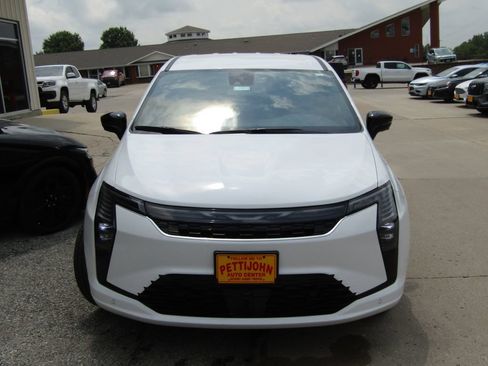 New 2027 Chrysler Pacifica Select AWD/4WD image 13