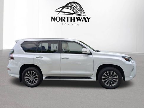 Used 2020 Lexus GX 460 Luxury w/ Accessory Package AWD/4WD image 2
