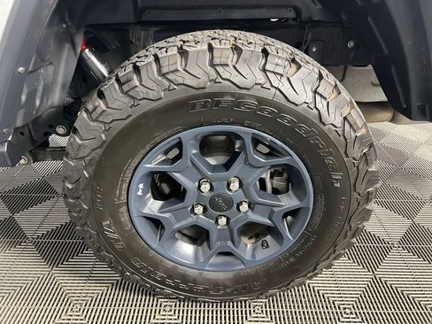 Used 2023 Jeep Gladiator Willys image 12