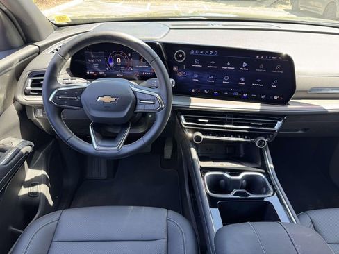 Used 2026 Chevrolet Traverse LT w/ Driver Confidence Package AWD/4WD image 17