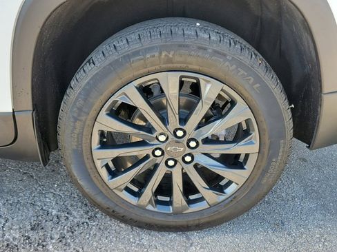 Used 2024 Chevrolet Traverse RS image 9