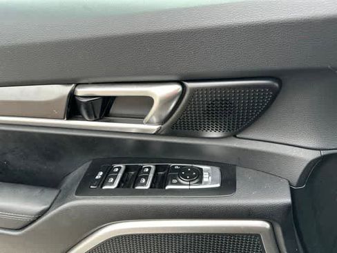 Used 2023 Kia Telluride S AWD/4WD image 12