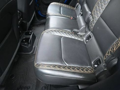 Used 2022 Jeep Gladiator Overland AWD/4WD image 21