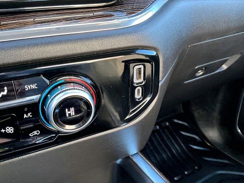 Used 2024 GMC Sierra 2500 SLE w/ SLE Convenience Package image 29