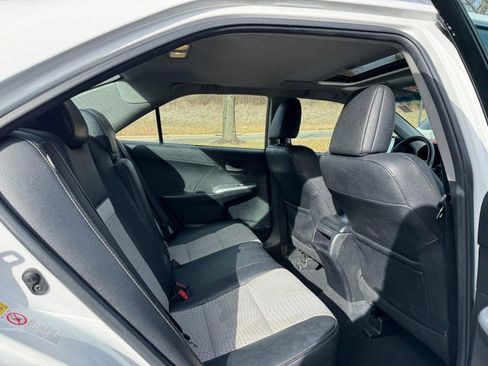 Used 2013 Toyota Camry SE image 10