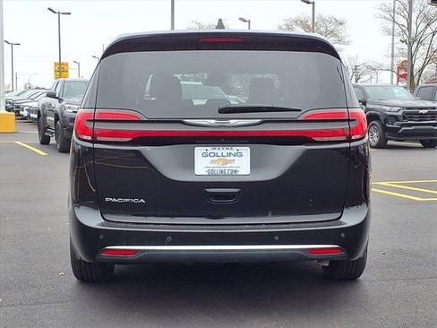 Used 2024 Chrysler Pacifica Touring-L image 22