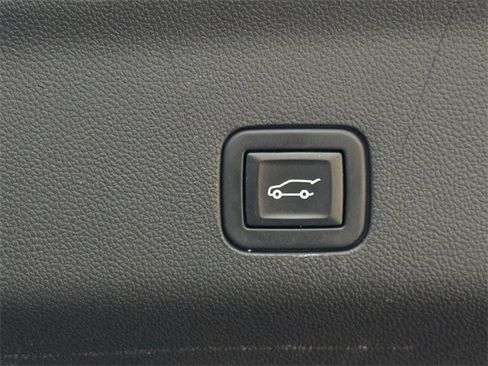 Used 2022 GMC Yukon Denali w/ Max Trailering Package image 37