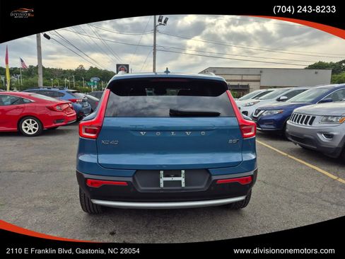 Used 2024 Volvo XC40 B5 Core AWD/4WD image 5