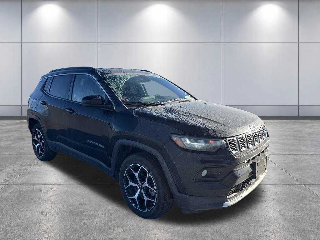 Used 2025 Jeep Compass Limited AWD/4WD image 3