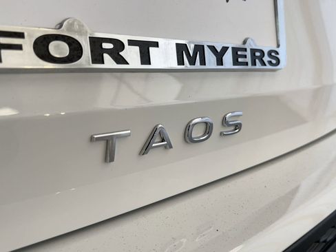 New 2026 Volkswagen Taos SE image 31
