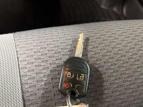 Used 2011 Ford F150 XLT w/ XLT Chrome Pkg image 31