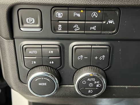 Used 2025 Chevrolet Tahoe Z71 image 49