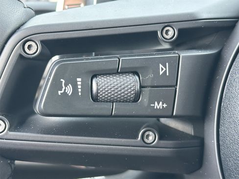 New 2026 Porsche Macan image 26