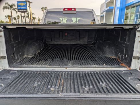 Used 2015 RAM 2500 SLT image 25